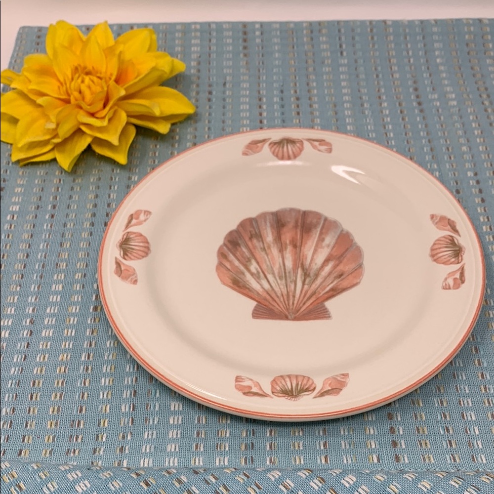 Sangostone Seashell Design Plate - Pink and Cream
